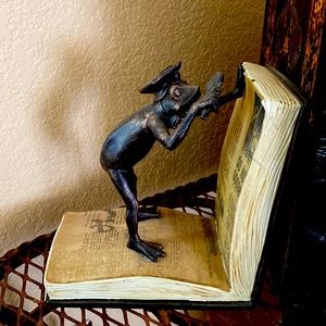 Bronze Library Frog Bookends (Set of two)